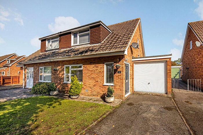 3 Bedroom Semi Detached House For Sale In Coromandel, Abingdon, OX14