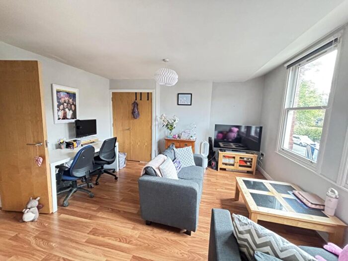 1 Bedroom Flat To Rent In Cardigan Road, Leeds, LS6