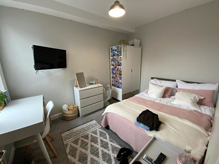 6 Bedroom End Of Terrace House To Rent In Balfour Road, Nottingham, Lenton, NG7