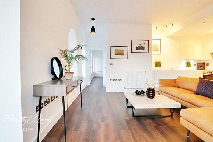1 Bedroom Apartment For Sale In St Clements Avenue, London, E3