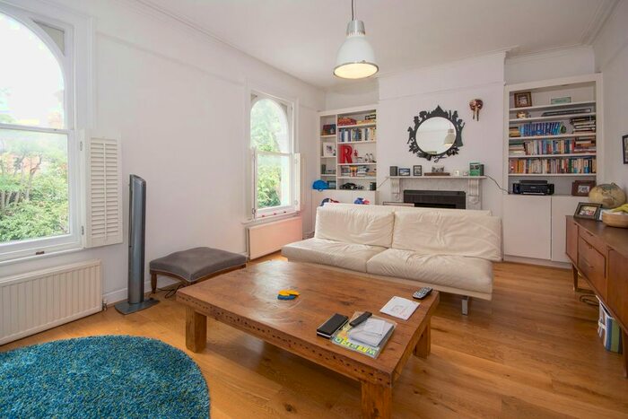 2 Bedroom Flat To Rent In Larkhall Rise, London, SW4