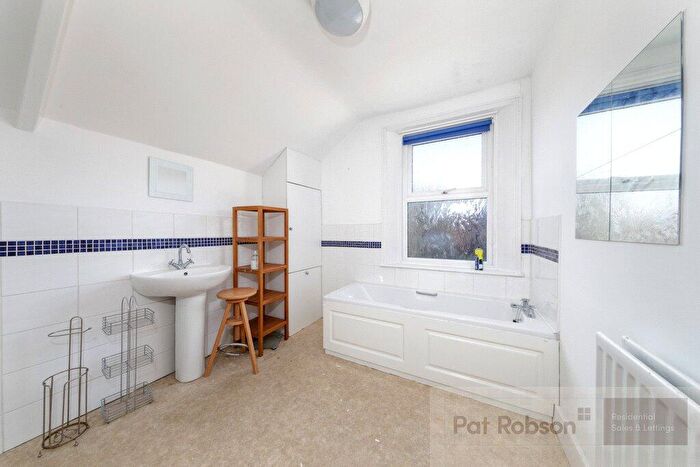2 Bedroom Apartment To Rent In Grosvenor Place (Flat ), Jesmond, Newcastle Upon Tyne, NE2