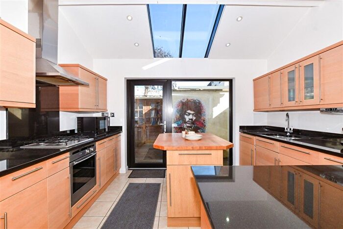 3 Bedroom Terraced House For Sale In The Square, Lenham, Maidstone, Kent, ME17