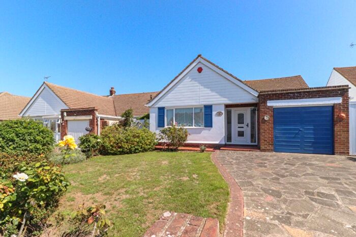 3 Bedroom Bungalow For Sale In David Avenue, Margate, CT9