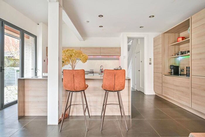 5 Bedroom House To Rent In Kings Road, Willesden, London, NW10