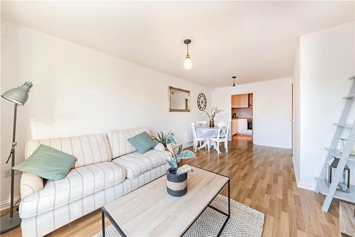 1 Bedroom Flat To Rent In Effra Parade, London, SW2