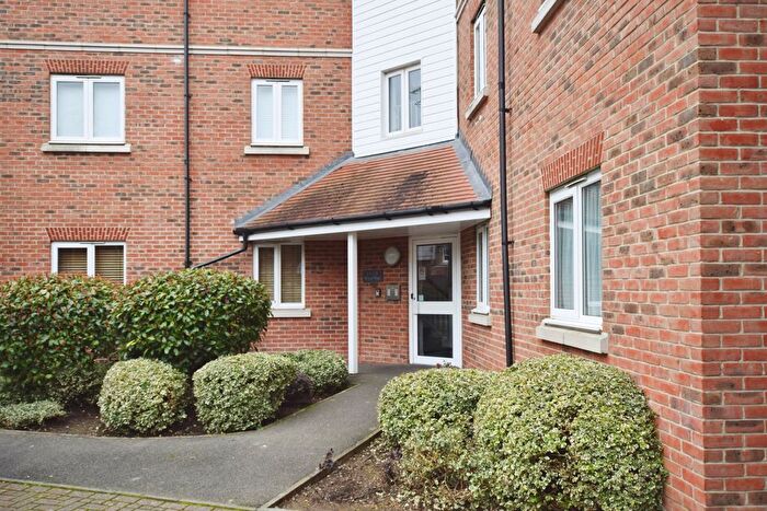 2 Bedroom Flat To Rent In Wharf Way, Hunton Bridge, Kings Langley, WD4