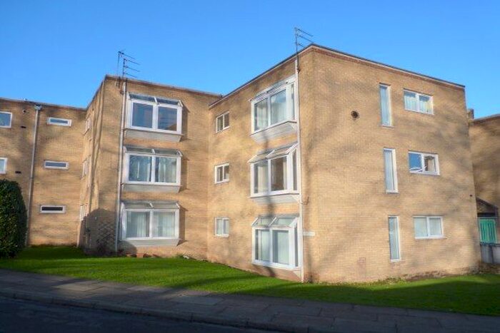 2 Bedroom Flat To Rent In Mount Avenue, Bebington, CH63