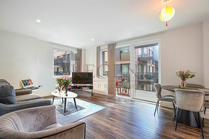 2 Bedroom Flat For Sale In Fusion Apartments, Moulding Lane, SE14