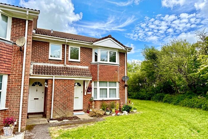 1 Bedroom Maisonette For Sale In Myrtle Close, Carisbrooke Green, PO13