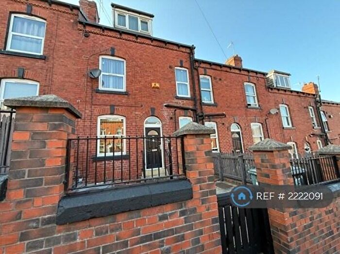 2 Bedroom Terraced House To Rent In Barton Grove, Leeds, LS11