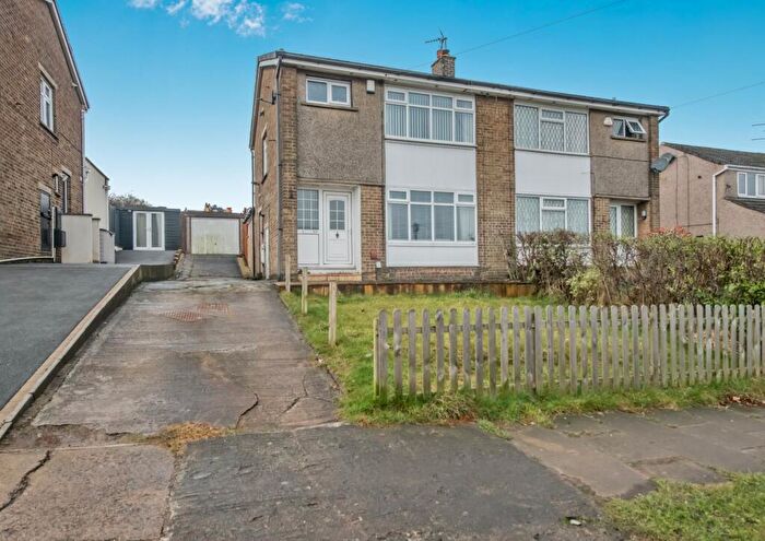 3 Bedroom Semi Detached House For Sale In Denbrook Avenue, Bradford, West Yorkshire, BD4