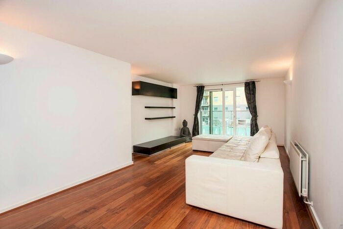 2 Bedroom Flat To Rent In Argyll Road, Woolwich, London, SE18