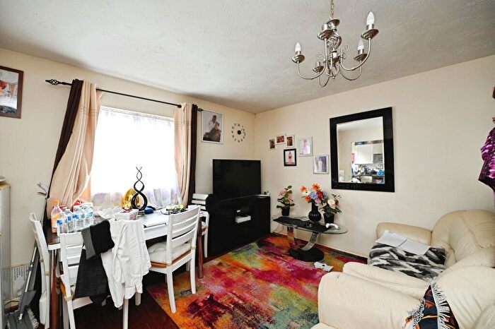 2 Bedroom Flat For Sale In Stern Close, Barking, IG11