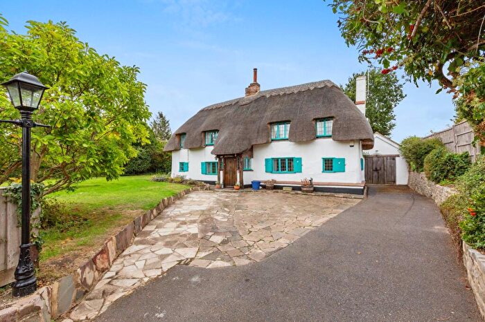 3 Bedroom Detached House For Sale In Bishopstone, Buckinghamshire, HP17