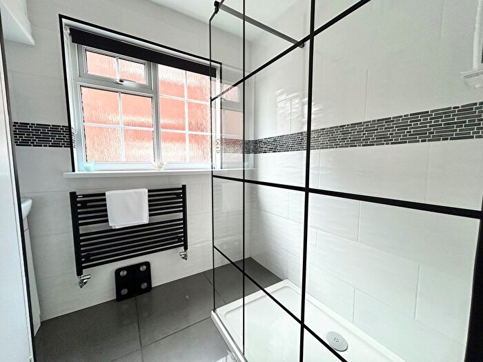 2 Bedroom Flat For Sale In Collington Avenue, Bexhill On Sea, TN39