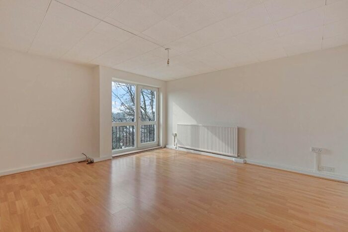 2 Bedroom Flat For Sale In Wells Park Road, London, SE26