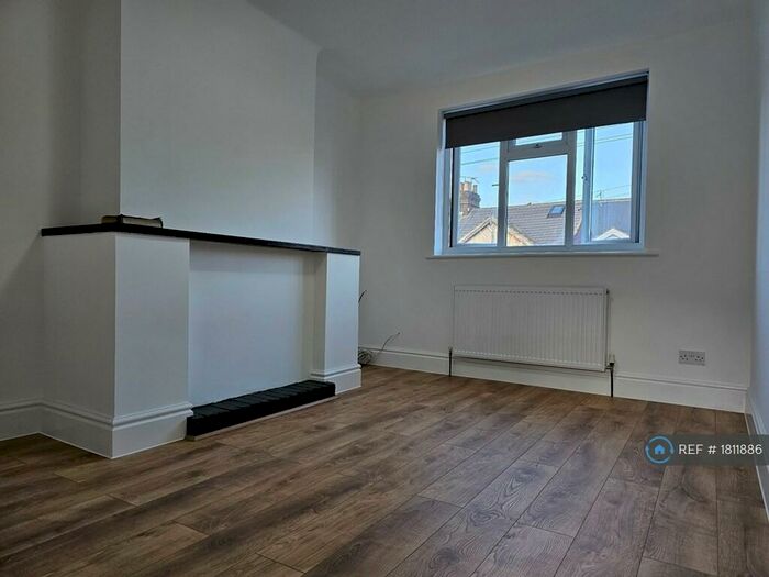 1 Bedroom Flat To Rent In Byron Road, Wealdstone, Harrow, HA3