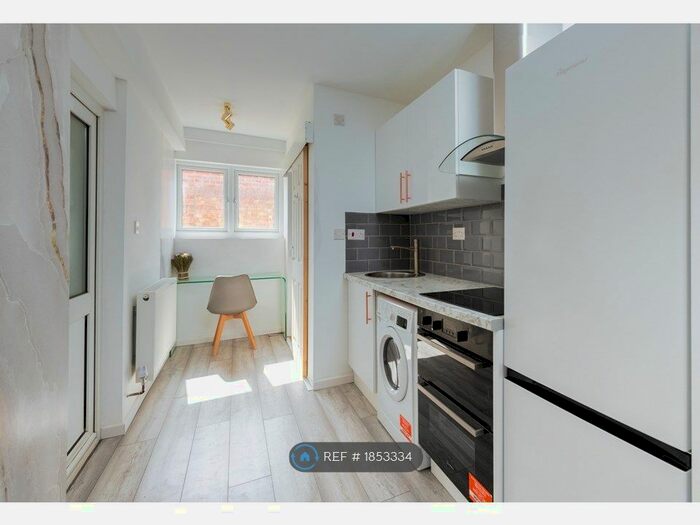 Studio To Rent In Bourne Road, Cambridge, CB4