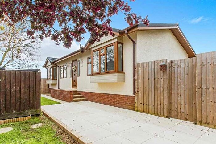 2 Bedroom Park Home For Sale In Two Bed Stately Albion Chatsworth, Berry Green Park, Clopton, Kettering, Northamptonshire, NN14