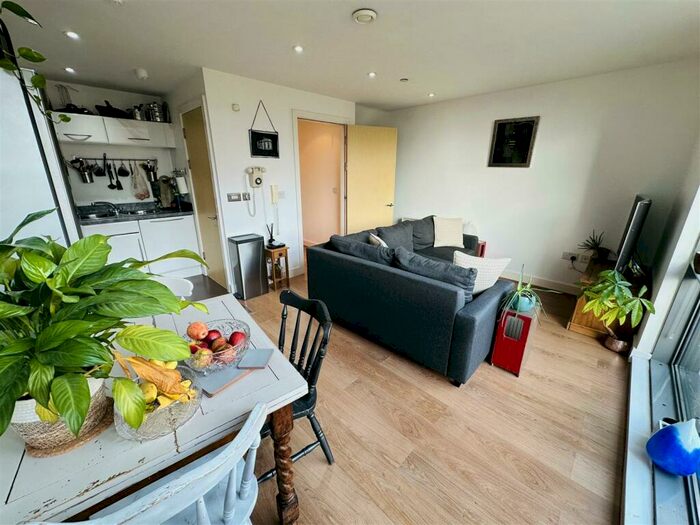 2 Bedroom Duplex To Rent In Transport House, The Crescent, Salford, M5