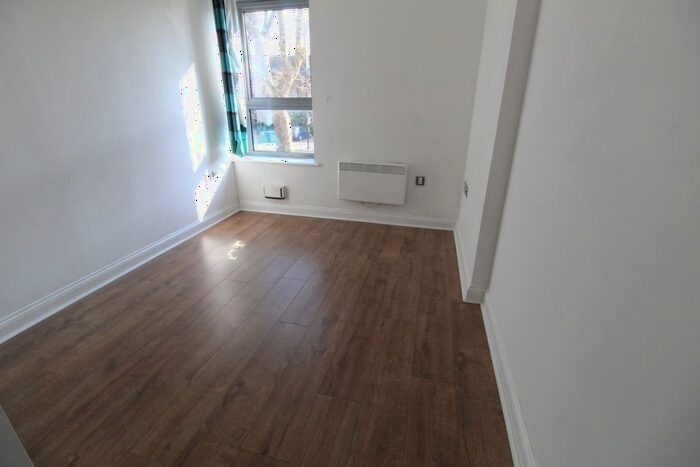 2 Bedroom Flat To Rent In Uxbridge Road, London, W7