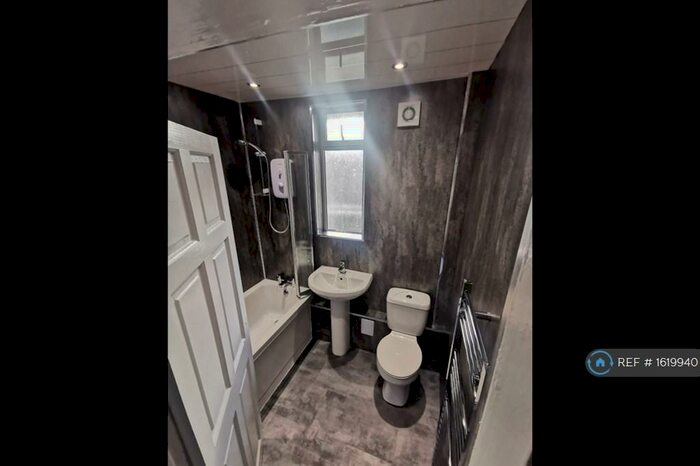 2 Bedroom Flat To Rent In Ballantrae Road, Dundee, DD4