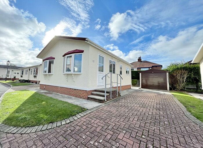 2 Bedroom Park Home For Sale In Newlyn Court, Newlyn Avenue, Blackpool, FY4