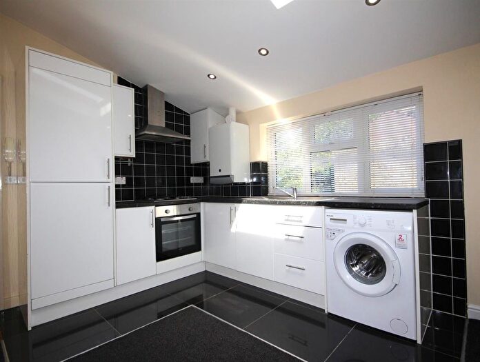 1 Bedroom Flat To Rent In Blackhorse Lane, London, E17