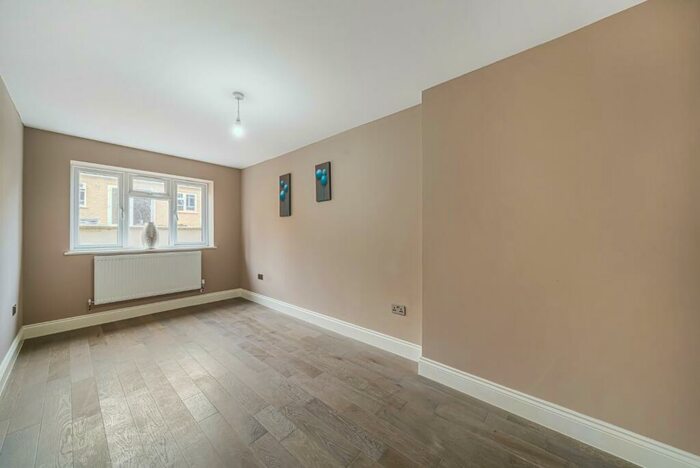2 Bedroom Apartment To Rent In Tower Road, Orpington, Kent, BR6