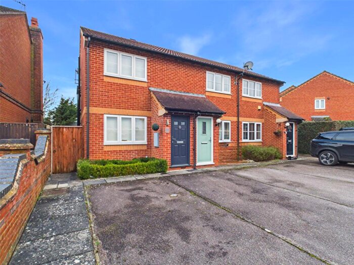 3 Bedroom End Of Terrace House For Sale In Timber Way, Chinnor, Oxfordshire, OX39