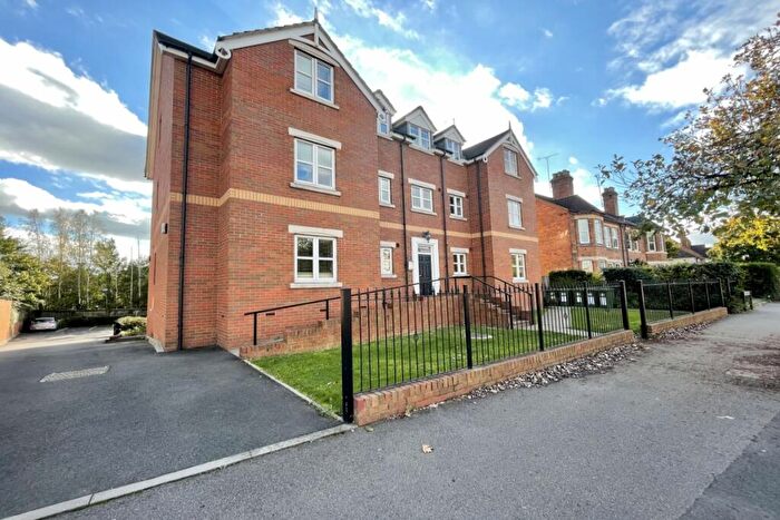 2 Bedroom Apartment To Rent In Emscote Road, Warwick, CV34