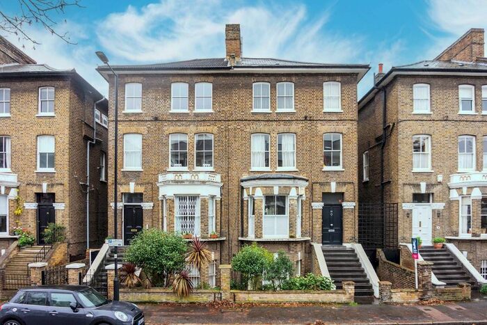 1 Bedroom Flat To Rent In Gauden Road, Clapham North, London, SW4