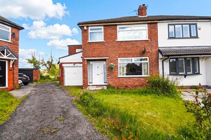 3 Bedroom Semi-Detached House For Sale In Brook Grove, Irlam, M44
