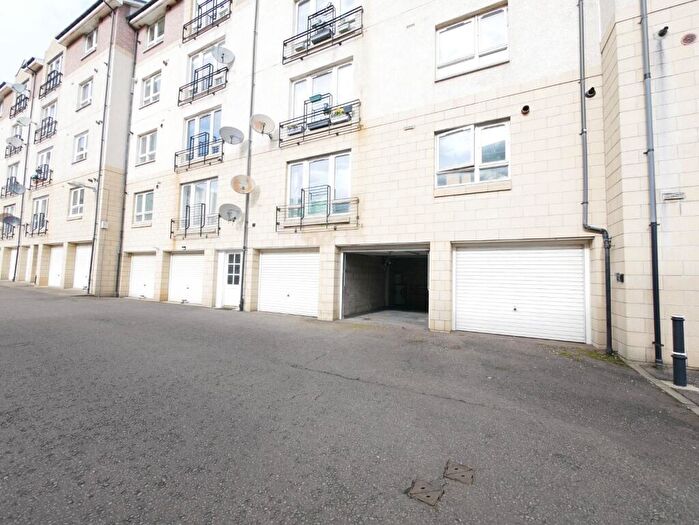 Garages To Rent In Lower London Road, Abbeyhill, Edinburgh, EH7