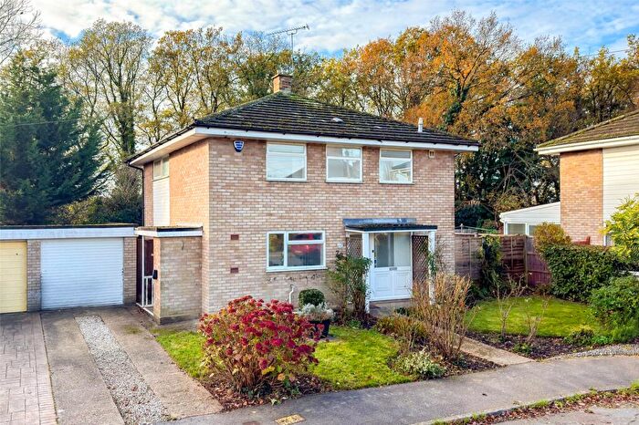 3 Bedroom Detached House For Sale In Linden Crescent, St. Albans, Hertfordshire, AL1