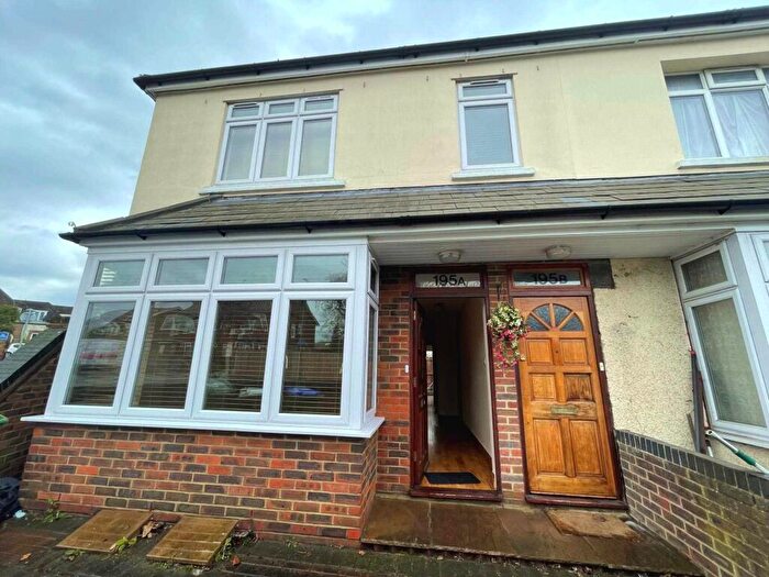 1 Bedroom Flat To Rent In Park Crescent, Erith, DA8