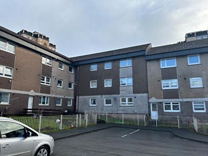 3 Bedroom Flat To Rent In Burnside Court, Motherwell, ML1