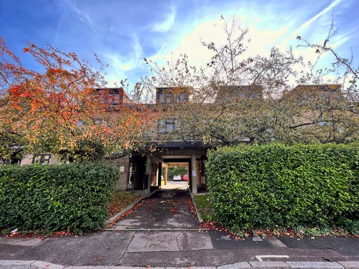 1 Bedroom Maisonette To Rent In Forest Road, London, E11