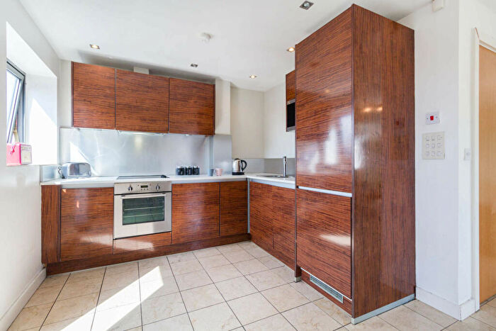 2 Bedroom Flat To Rent In Cross Granby Terrace, Leeds, LS6