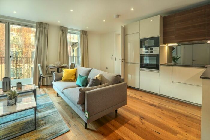 Apartment To Rent In Copper Works Wharf Sugar House Island, E15