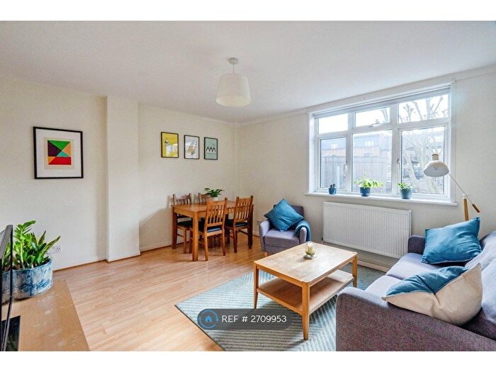 3 Bedroom Maisonette To Rent In Tyers Estate, London, SE1