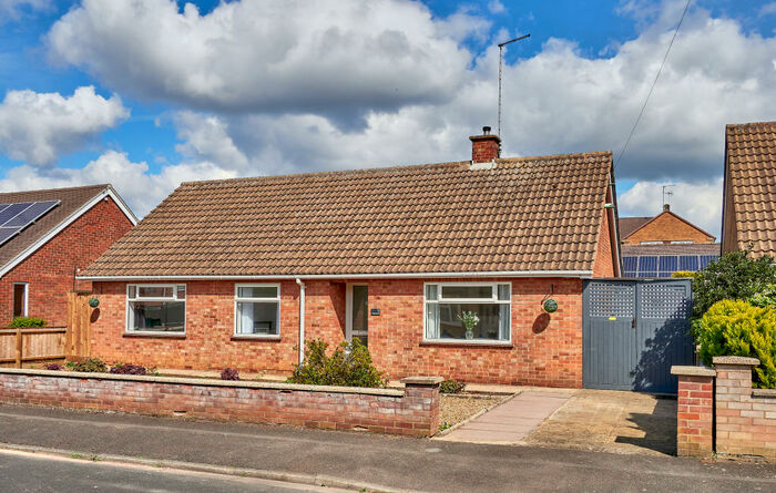 4 Bedroom Detached Bungalow To Rent In Primrose Close, Peterborough, PE1