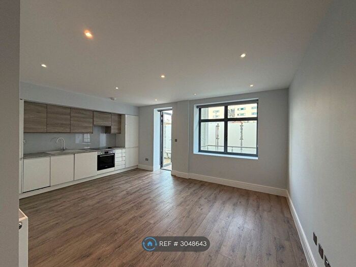 1 Bedroom Flat To Rent In Burdett Road, London, E14