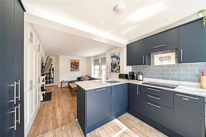 2 Bedroom Apartment To Rent In Prince Of Wales Drive, London, SW11