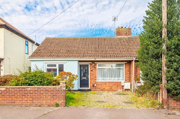 2 Bedroom Semi-Detached Bungalow For Sale In Stanley Road, Oulton Broad South, NR33