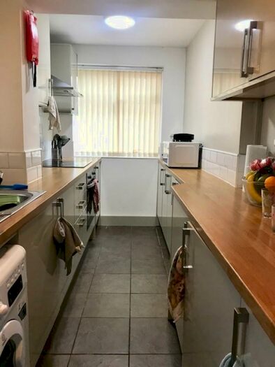 5 Bedroom Terraced House To Rent In Shoreham Street - Student Property, S2