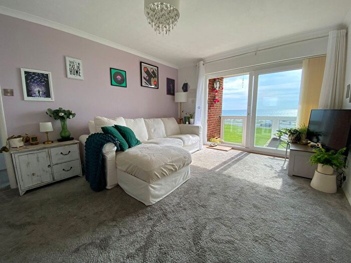 2 Bedroom Flat For Sale In Sutton Place, Bexhill On Sea, TN40