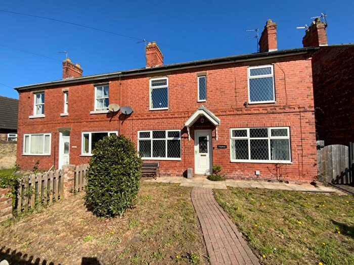 3 Bedroom Semi-Detached House For Sale In Main Road, Gilberdyke, Brough, HU15