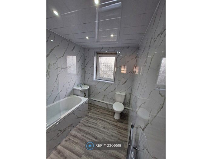 3 Bedroom Flat To Rent In Mitchell Street, Coatbridge, ML5